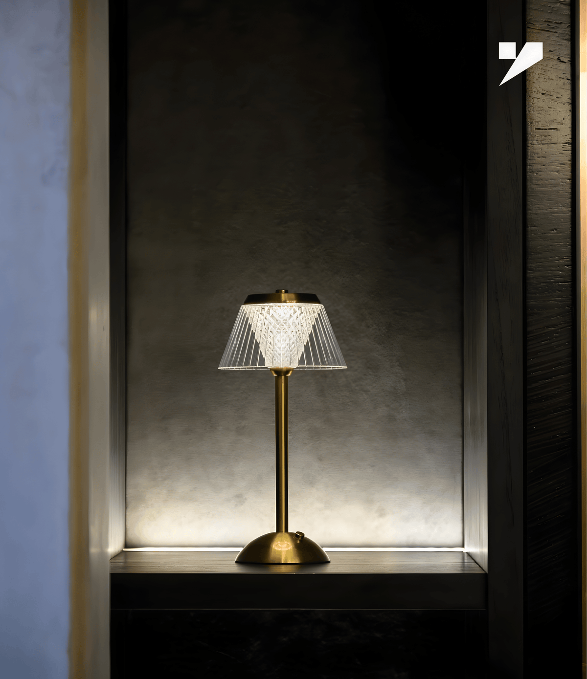 Luxury Golden Crystal Touch Lamp – Rechargeable Cordless Table Lamp